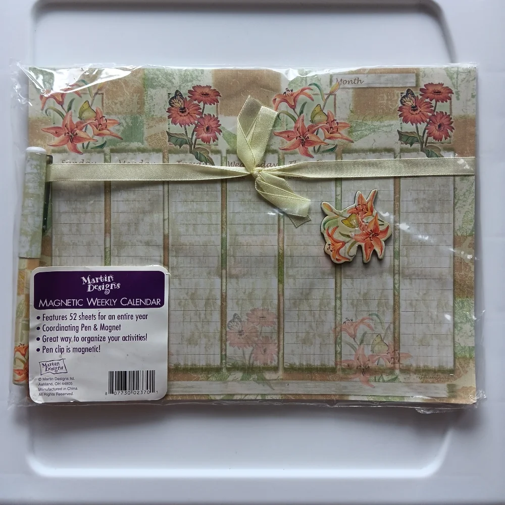 Martin Designs Magnetic Weekly Calendar Pen Magnet Flowers Tear-Away 52 Sheets